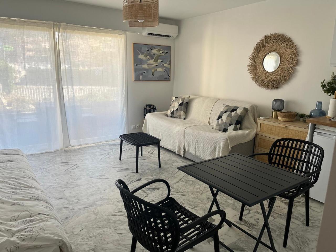 לה סיין סור-מר Studio Cosy Avec Terrasse Sur La Plage מראה חיצוני תמונה